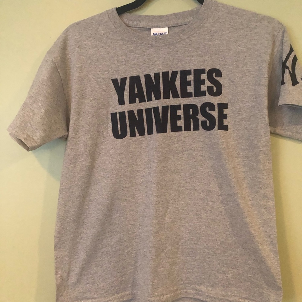 New York Yankees Universe T-shirt Youth Medium New